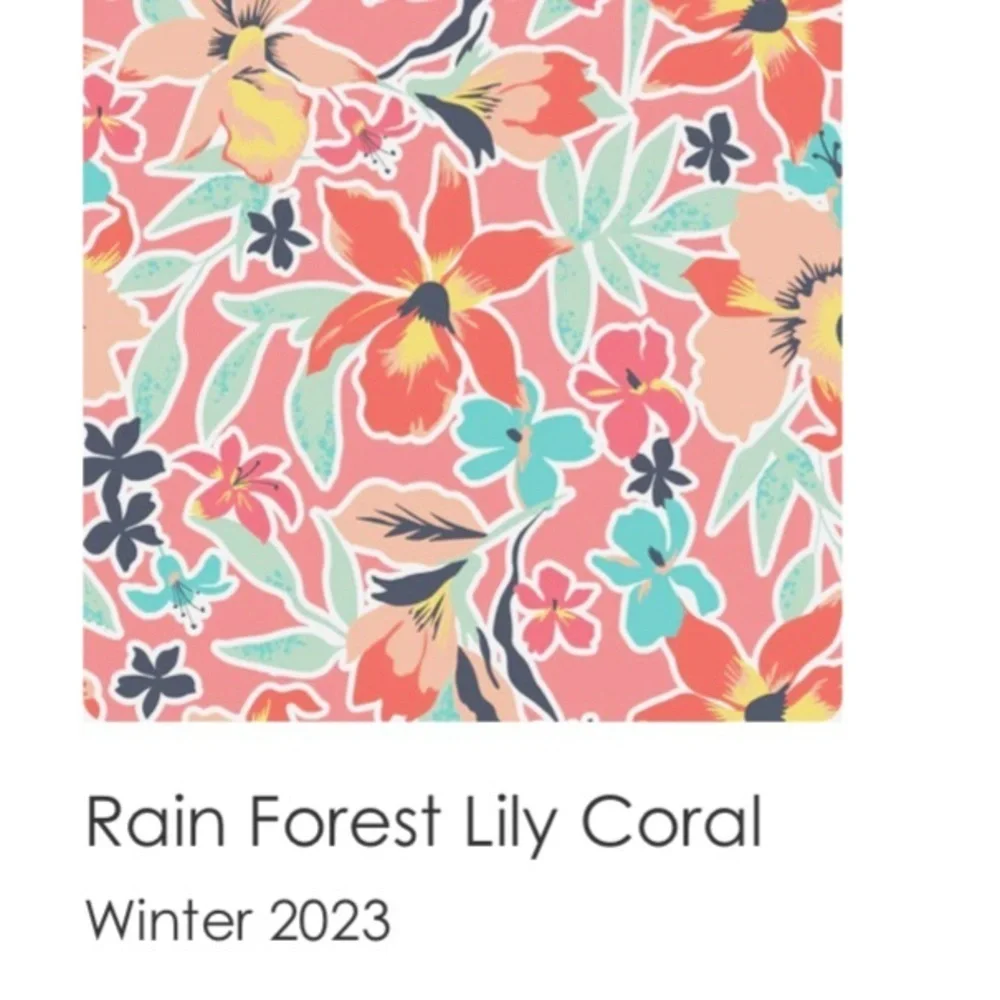 VERA BRADLEY Rain Forest Lily 2023 Coral Cosmetic Case Green Floral Tropical